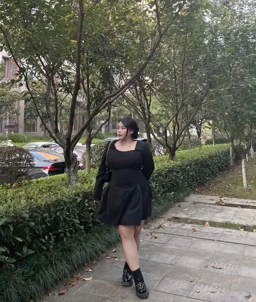 155140斤不知道穿什么的时候就allblack