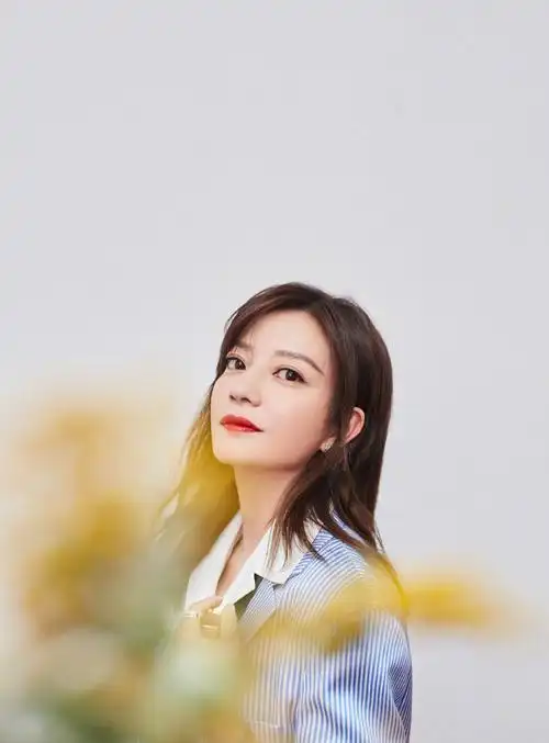 赵薇东方卫视春晚发布会写真图片