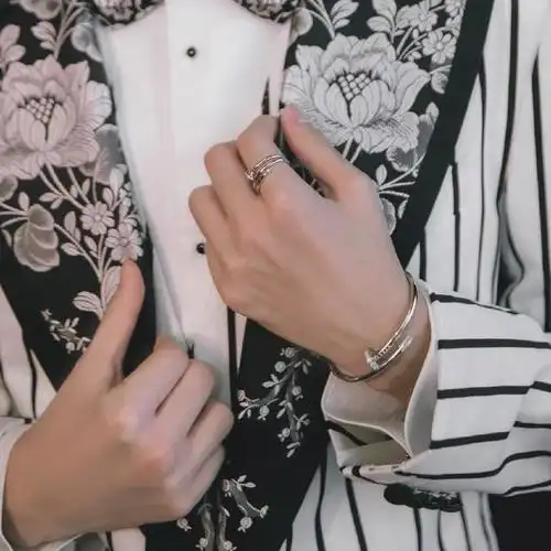 手控党的福利又来了,请查收王俊凯的帅手指