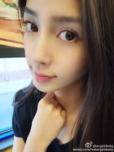 angelababy晒美照既妩媚又卖萌 网友:美的任性