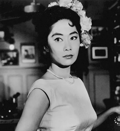 梅兰芳义女卢燕29岁转型表演力捧巩俐成为奥斯卡终身评委