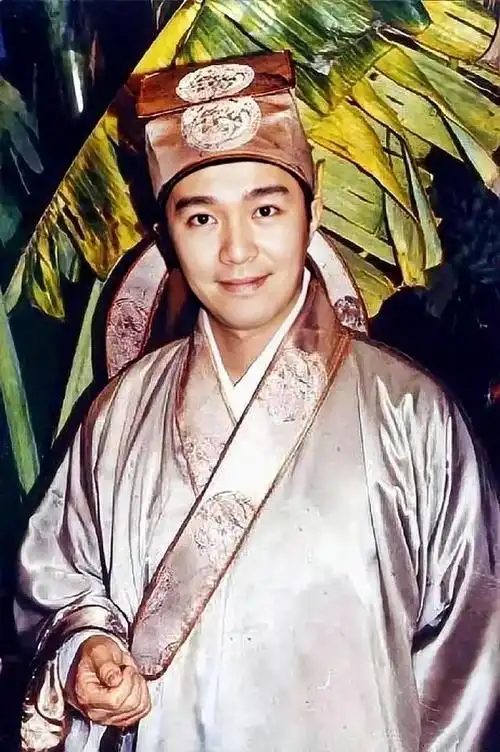 周星驰年轻的时候也太帅了吧