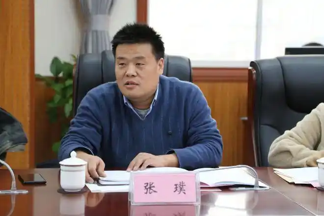 省人大代表政协委员看法院四