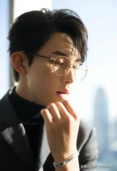 盘点国内男明星眼镜杀高清集第二弹 这些禁欲系男神哪个是你的菜