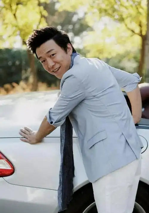 演员黄渤谈妻子我确实有钱了成名后抛弃糟糠之妻还是人吗