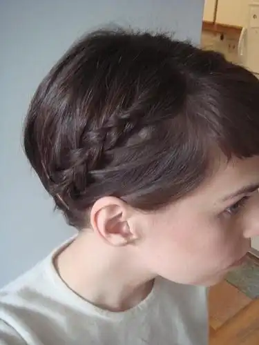 短发的妹子也能编的辫子哦