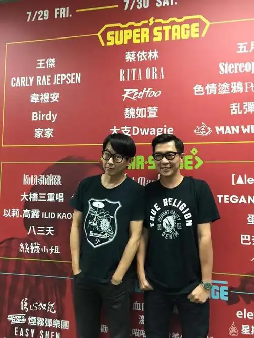 糗大了～品冠3岁儿子看到冠佑 傻笑喊:是爸爸!