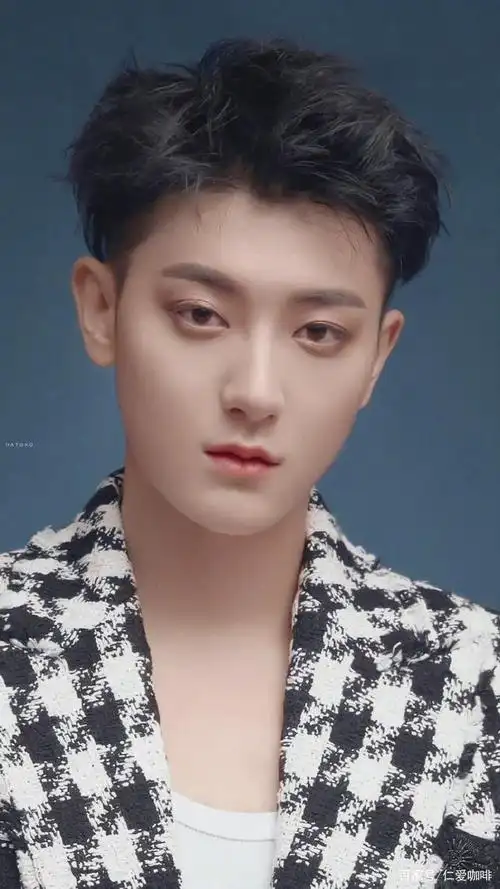 黄子韬在新一期《萌探探探案》说:只有自己的嘴有这个弧度!