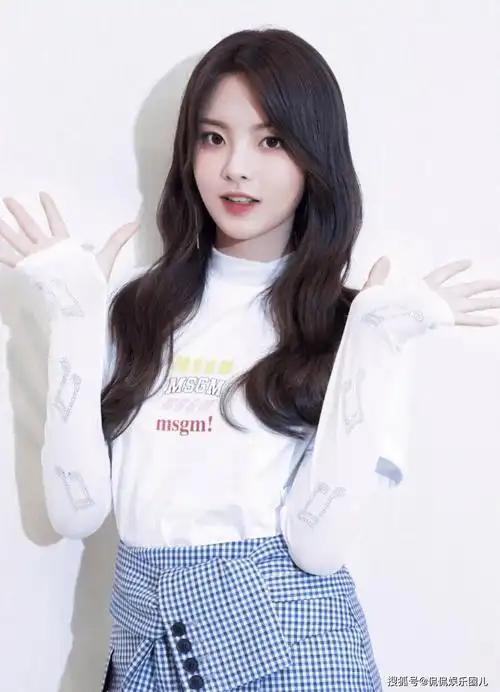 25岁杨超越,真性感啊!