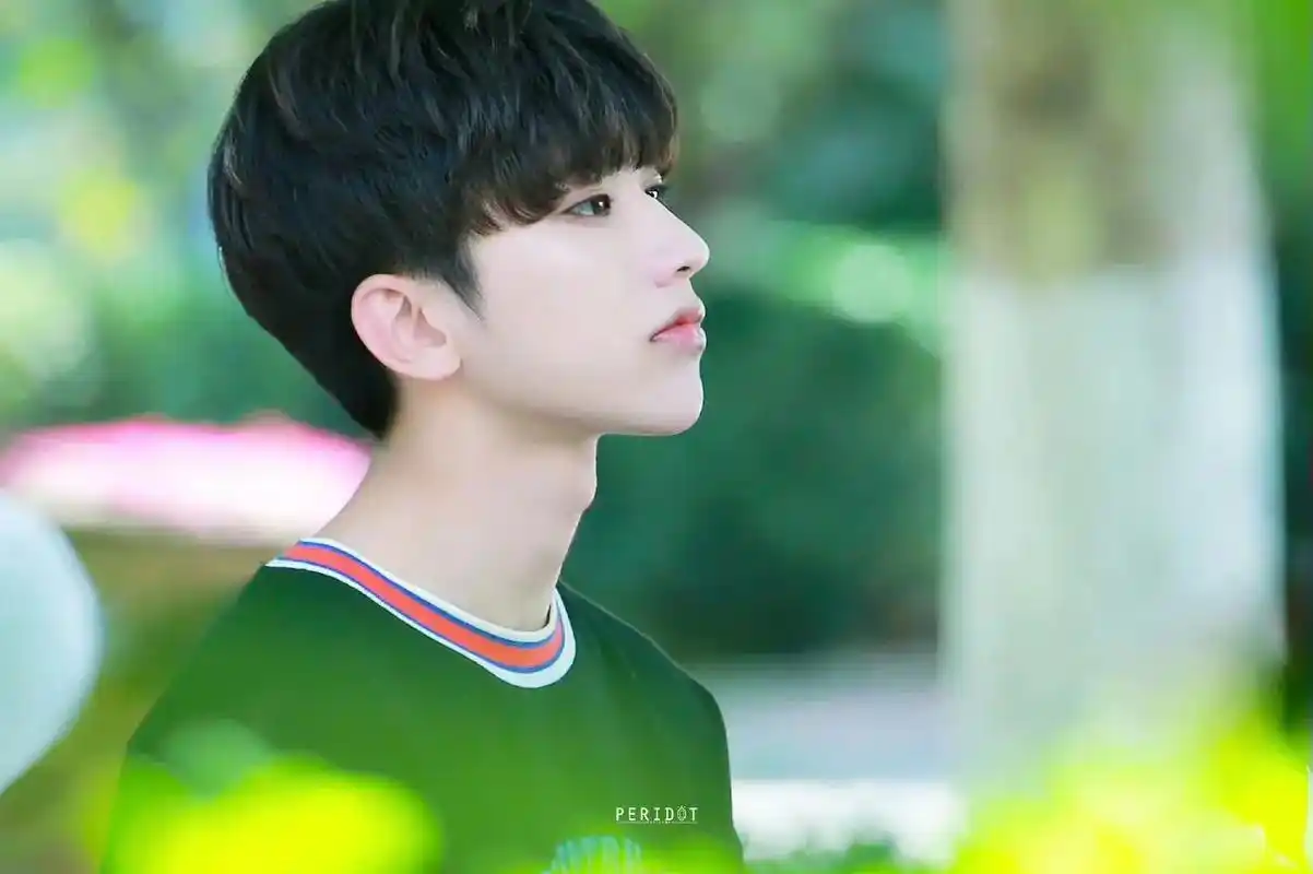 蔡徐坤 #宝藏男孩 #少年感 #颜值 坤坤的18岁@抖音小助手