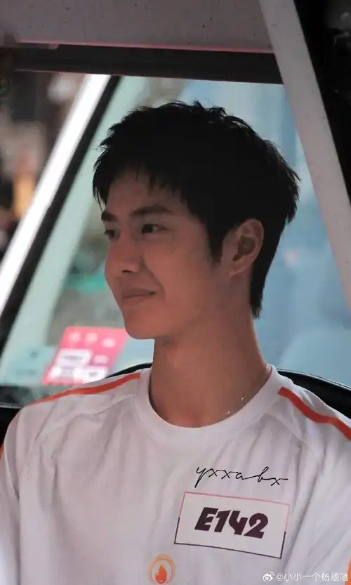 王一博##王一博行程#  20240714  王一博 2024巴黎奥运会火炬传怠