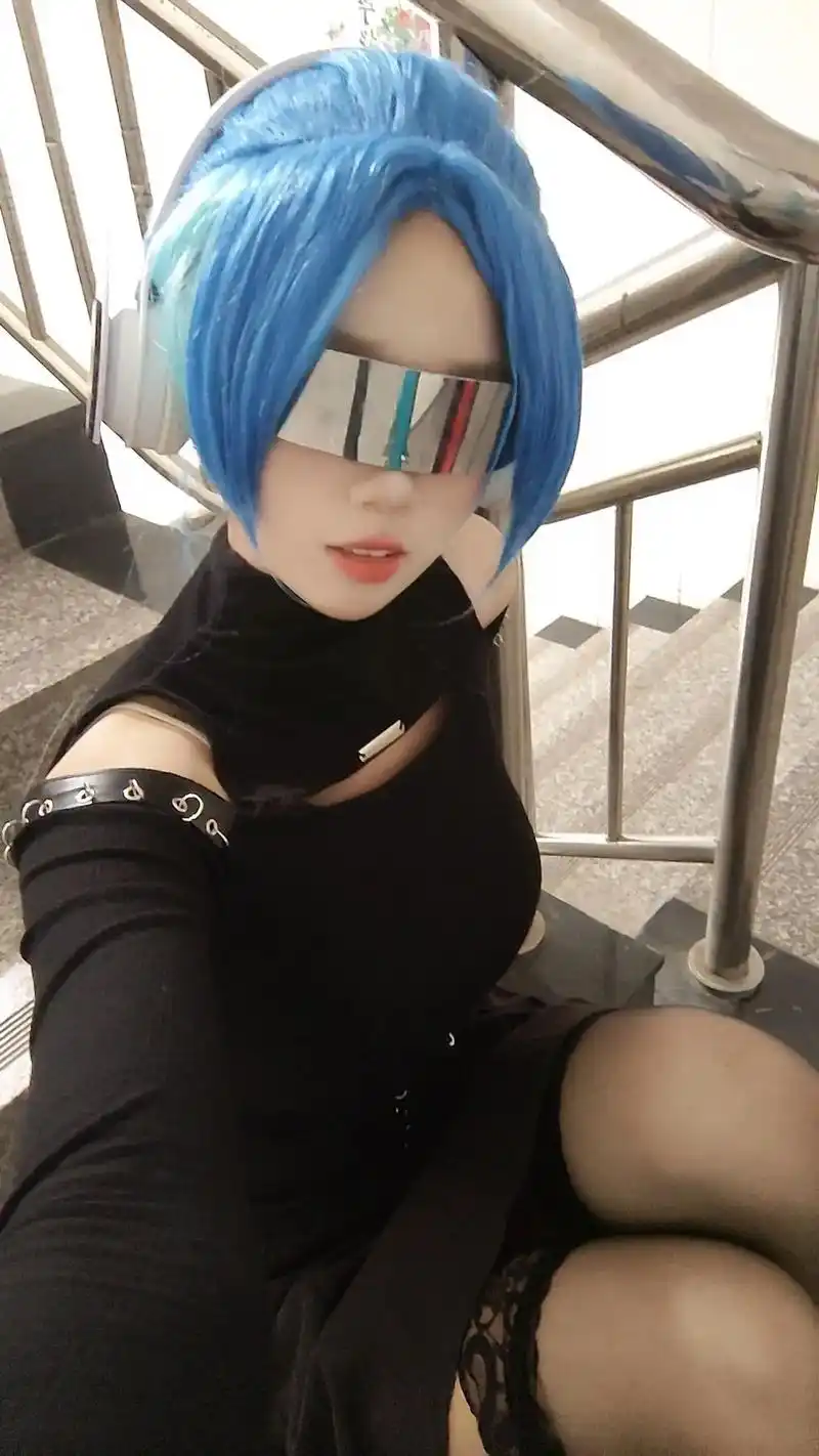 cos 和平精英火箭少女自搭