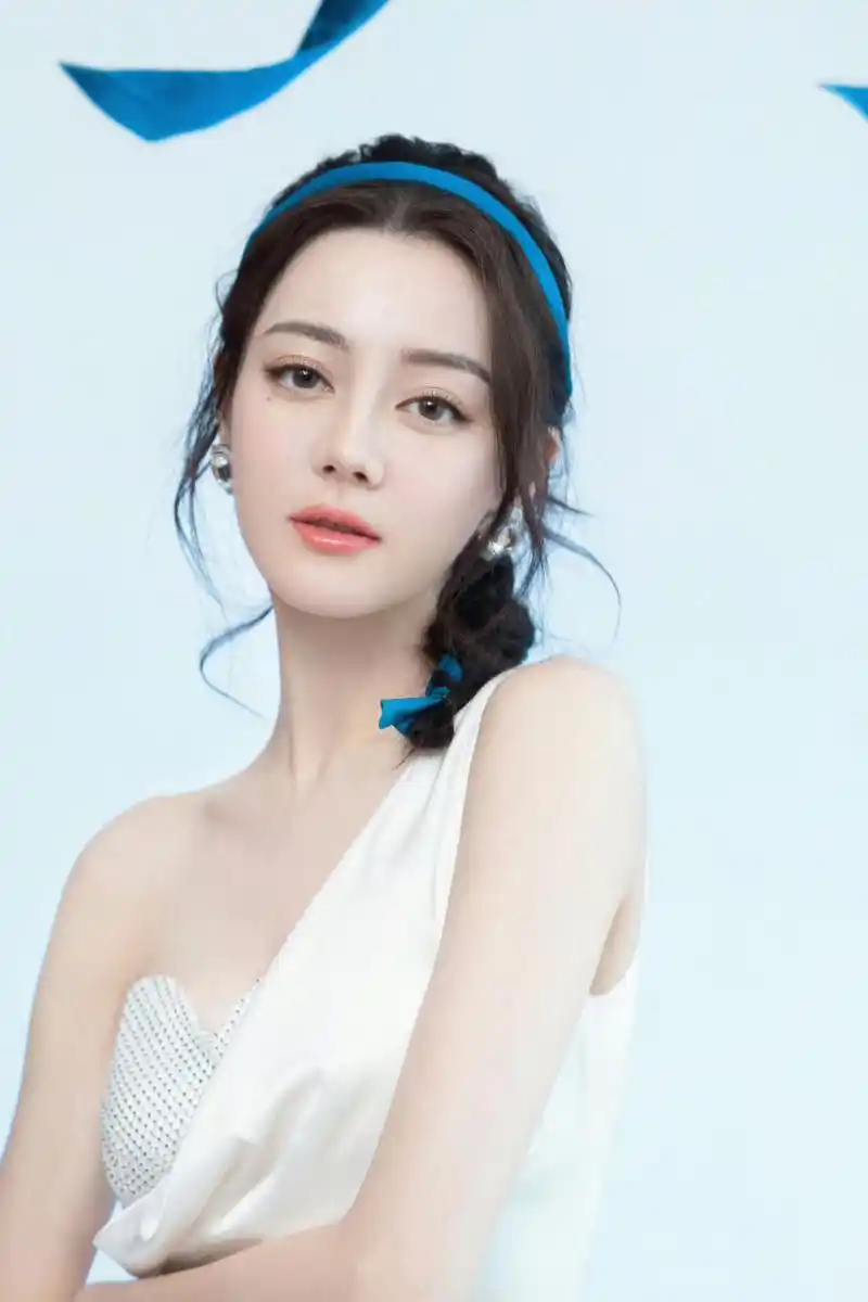 迪丽热巴,高清壁纸#迪丽热巴# #明星# #娱乐最前沿