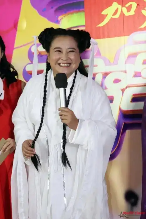 最后的最后,这版"9块9包邮"的小龙女你觉得咋样?贾玲自称是"大龙女"!