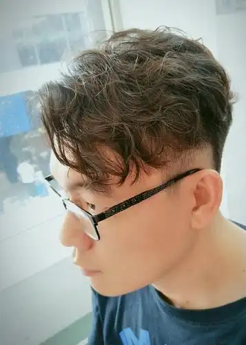 法式烫暖男造型