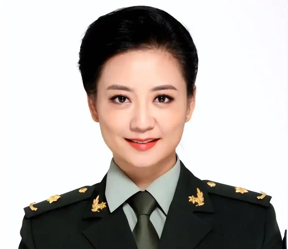 苏丽:军人,演员梦想同时实现 苏丽是一个对表演充满热忱的姑娘,她实现