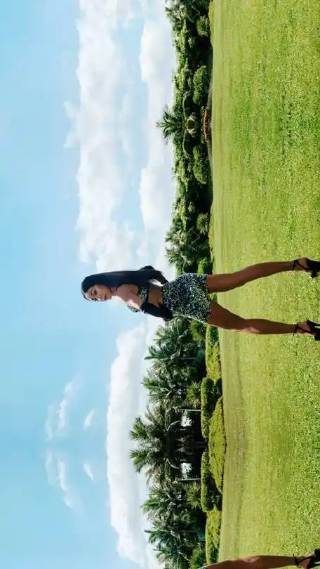 吉克隽逸这一次竟然在海底进行演唱实在是太酷了,还有这么帅气的泳装