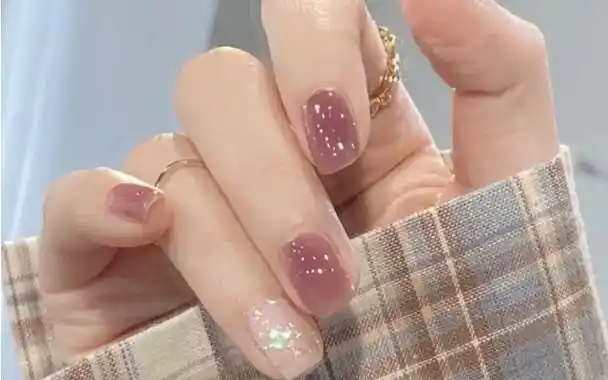 做美甲手会变黑吗