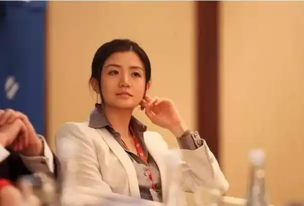 金紫薇是李颖亲生的吗电视剧演员李颖有女儿吗