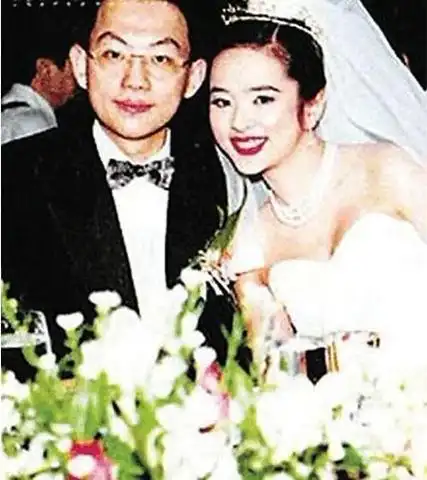 回顾叶蕴仪:13岁出道,19岁爆红,22岁嫁入豪门成一生的错误