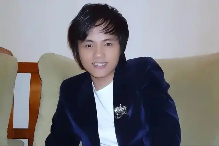 19岁日挣万元,春晚请不动他,却没人说他耍大牌_郑源_赵妮_音乐