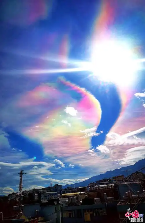 世界的香格里拉七彩祥云满天飞