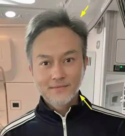 张智霖一家3口被偶遇,52岁张智霖胡子花白,16岁魔童身高超180cm_婚姻