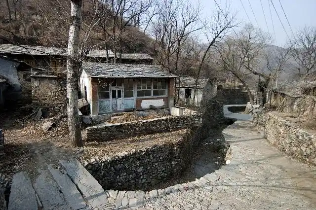 小山村里旧社会的影子