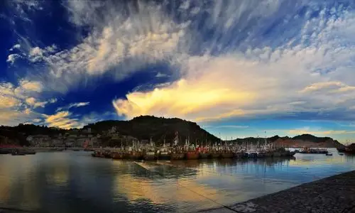 这是一条千年古道,是龙港风景的主要场所.