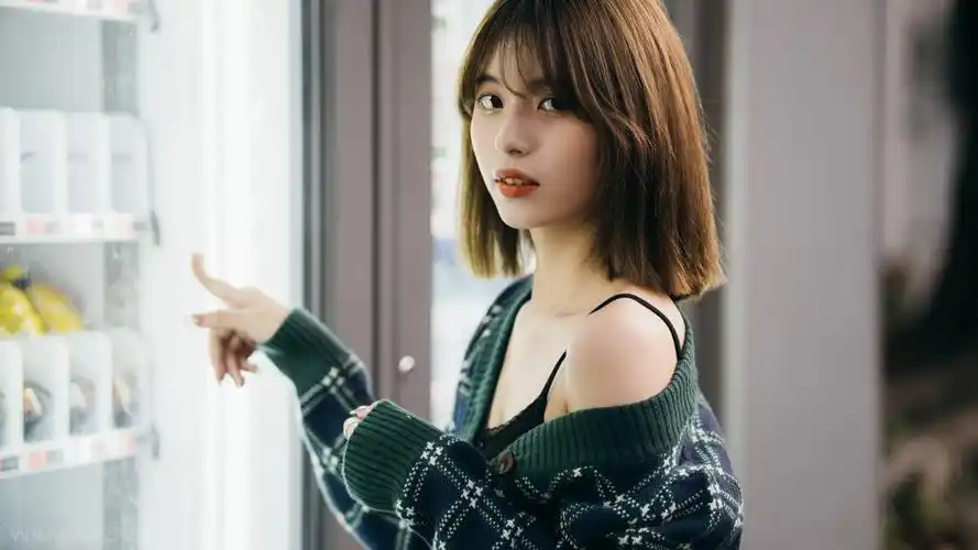 超级好看的壁纸高清女生短发-美女壁纸 - 壁纸家