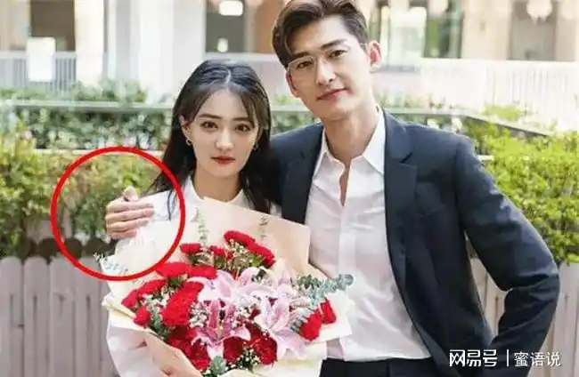 娱乐圈再爆新料张翰首次晒出结婚证网友原来她才是绯闻女友