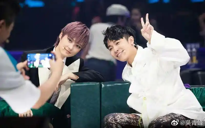 吴青峰&李宇春|身骑白马「七月过年摸鱼」