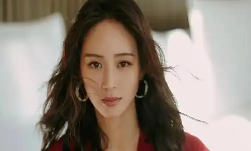 张钧甯有男朋友了没事业上稳步上升的张钧甯,与富商黄凯伟的恋情因为