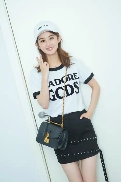 赵丽颖的时尚街拍,风格百变,各有千秋,但都很漂亮