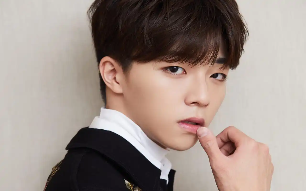 陈立农帅气高清电脑桌面壁纸图片