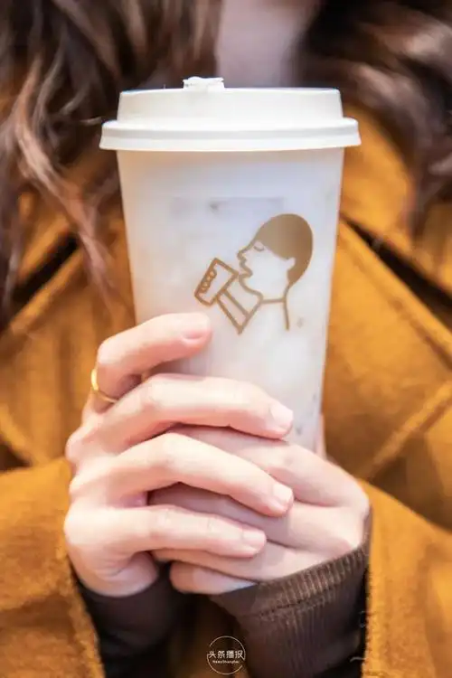 在魔都,和喜茶的第100次相遇|奶茶|桂花|酒酿|蛋糕|牛乳_网易订阅