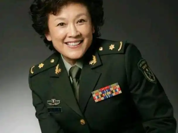 军衔高到惊人的十位女星,哪一位最让你想不到?第一位于文华.