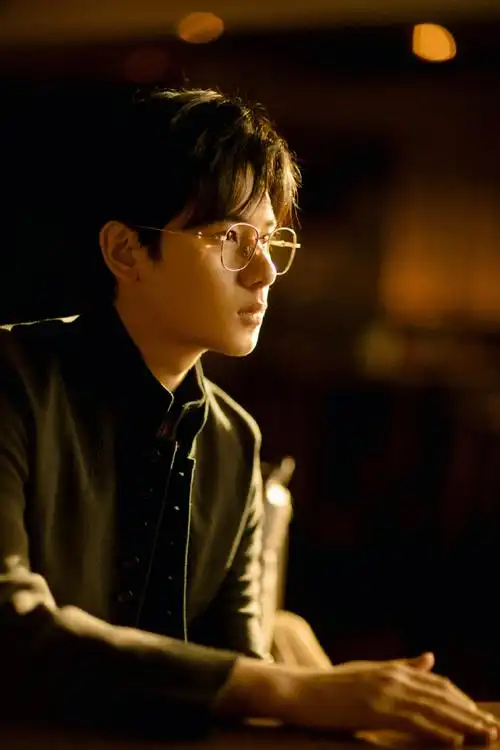 新周刊2020中国年度新锐榜##胡先煦金属眼镜