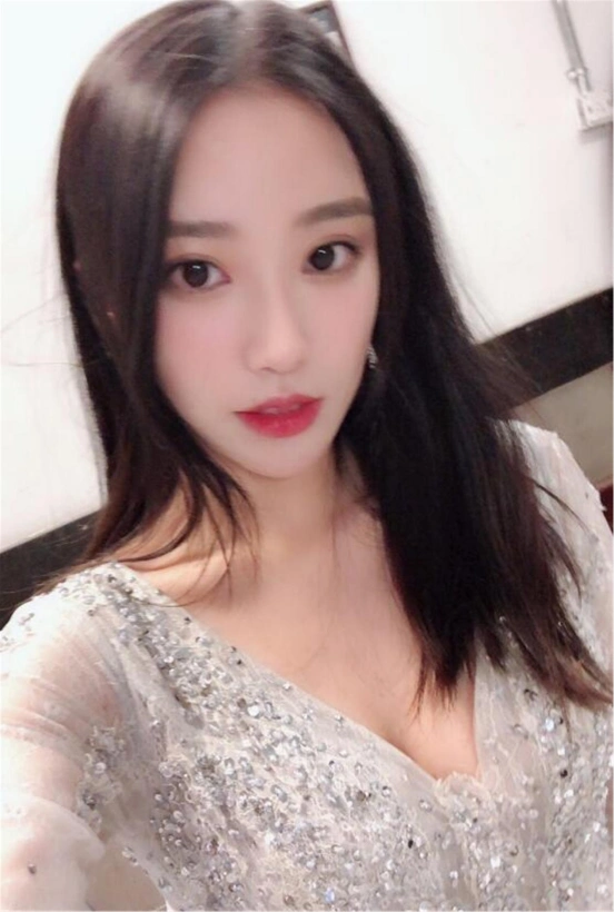 虎牙女主播标准审美脸,网友:直播界的真材实料