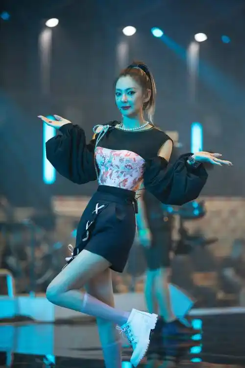 张雨绮双马尾旗袍造型,甜心少女"绮绮子",气质绝美颜值担当_姐姐_风格