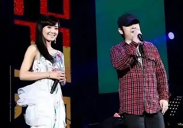 刀郎不再隐瞒,公开承认了与云朵之间的真实关系,其实我们都错了