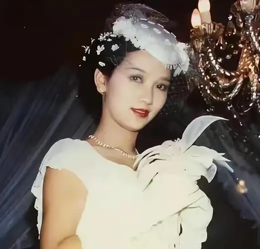 这一次,69岁的赵雅芝,彻底揭开了娱乐圈的"乱象"!