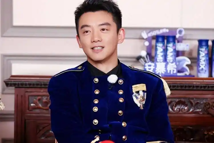 给《跑男》常驻高光多,周深爆冷,白鹿亚军,第一当之无愧_baby_郑恺