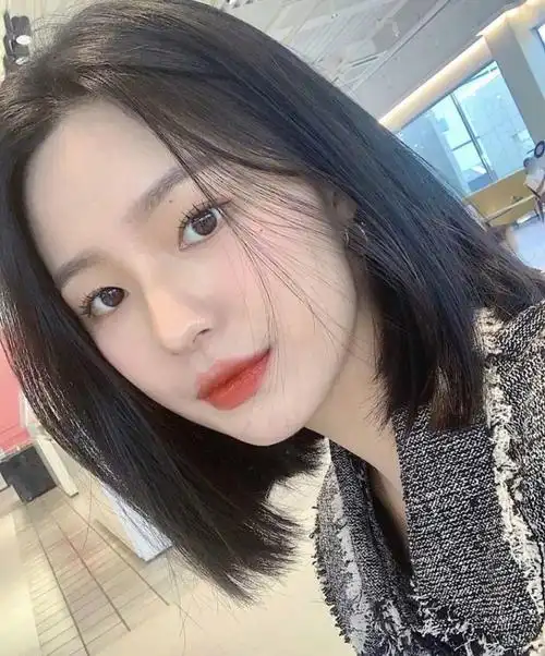 长脸女生适合发型(适合长脸的发型有哪些短发)