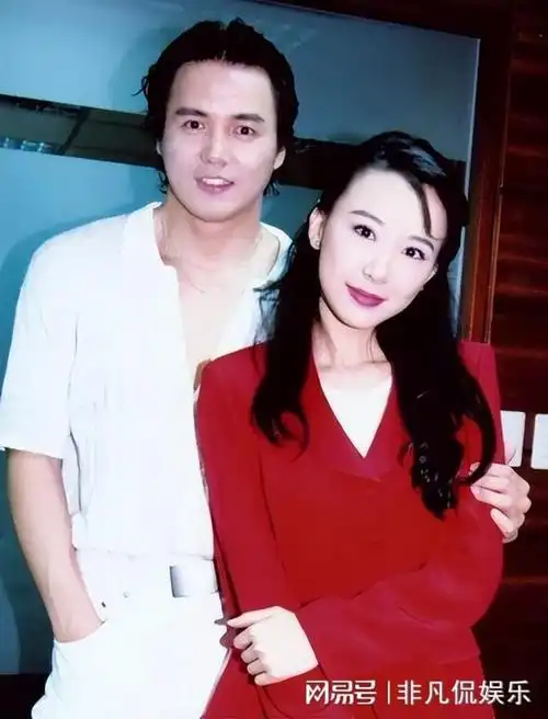 林瑞阳与前妻离婚17年了如今他和前妻曾哲贞两人生活相差太大