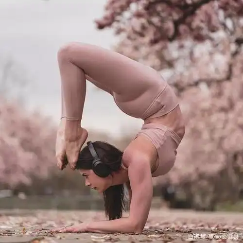 有一种好看叫做毛晓彤,五官清丽身材姣好,"电线杆"腿实力抢眼