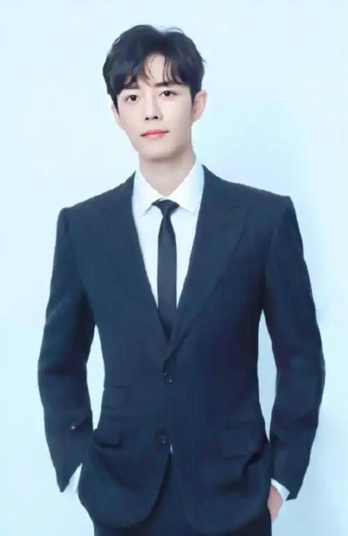 肖战全球第一帅榜单被曝造假官宣星光大赏不如王一博有人气