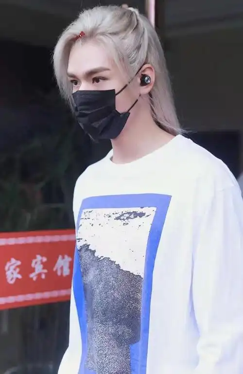 他白发是我见过最好看的长发白发男诶