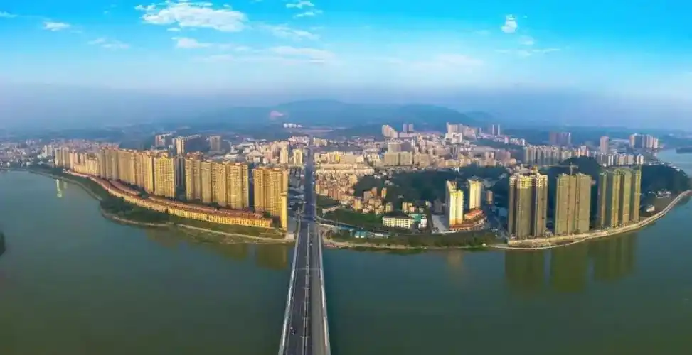 跨阅40年看四会城市变迁