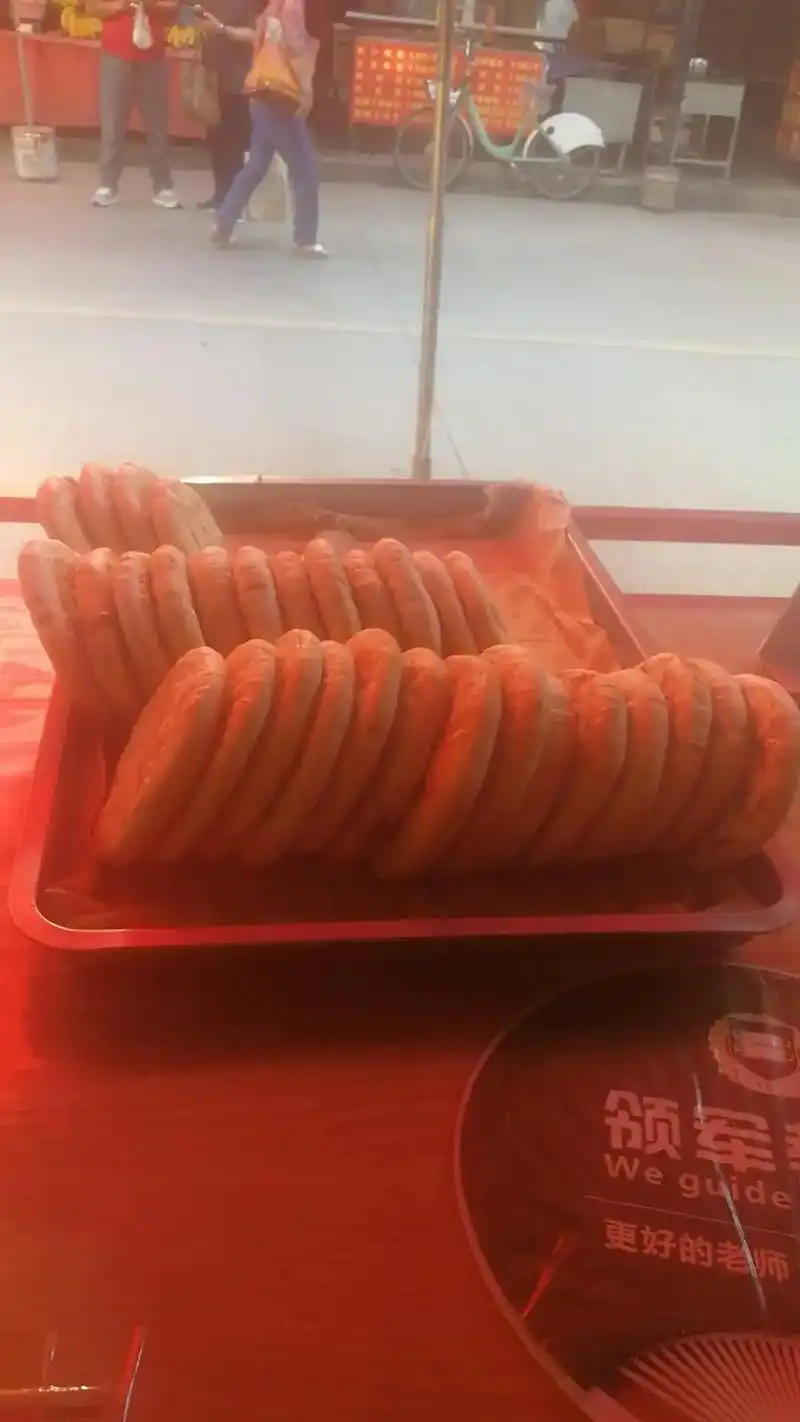 #生活随拍记录美好瞬间 - 手工烧饼 - 抖音